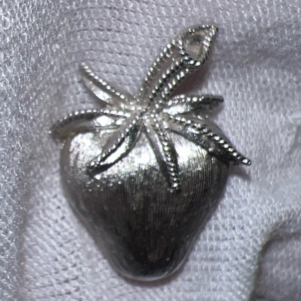Vintage Miniature 1" Trifari Brushed Silver Plated  Strawberry Pin Brooch